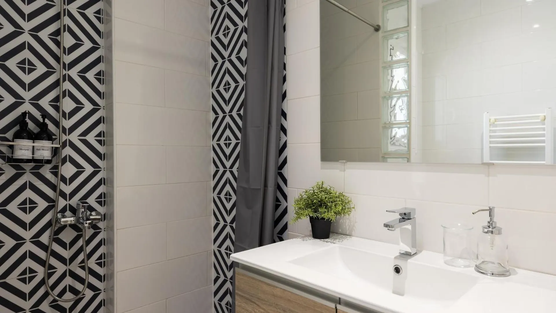 Apartman La Maison De L'Arc- Elegant Stay With Unique View By Binobi! Szaloniki Görögország